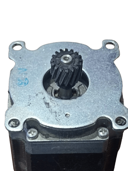 MOTOR A PASOS NEMA 23 CON ENGRANE Y BASE MEDIO USO - Image 2